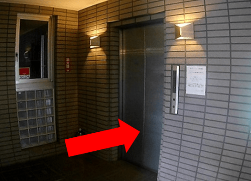 エレベーターので3階に行けば当院に到着です